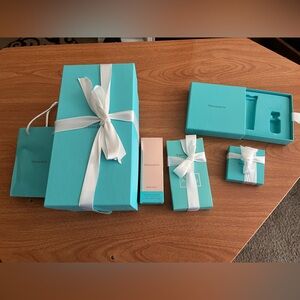 Tiffany & Co. Turquoise Boxes with White Ribbons. Hobby for my bedroom/decor:-)